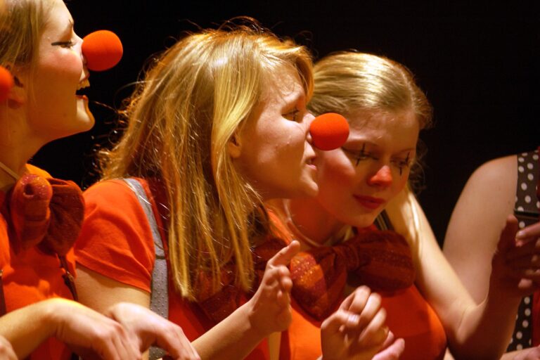 TM 2003 CIrkus rød næse